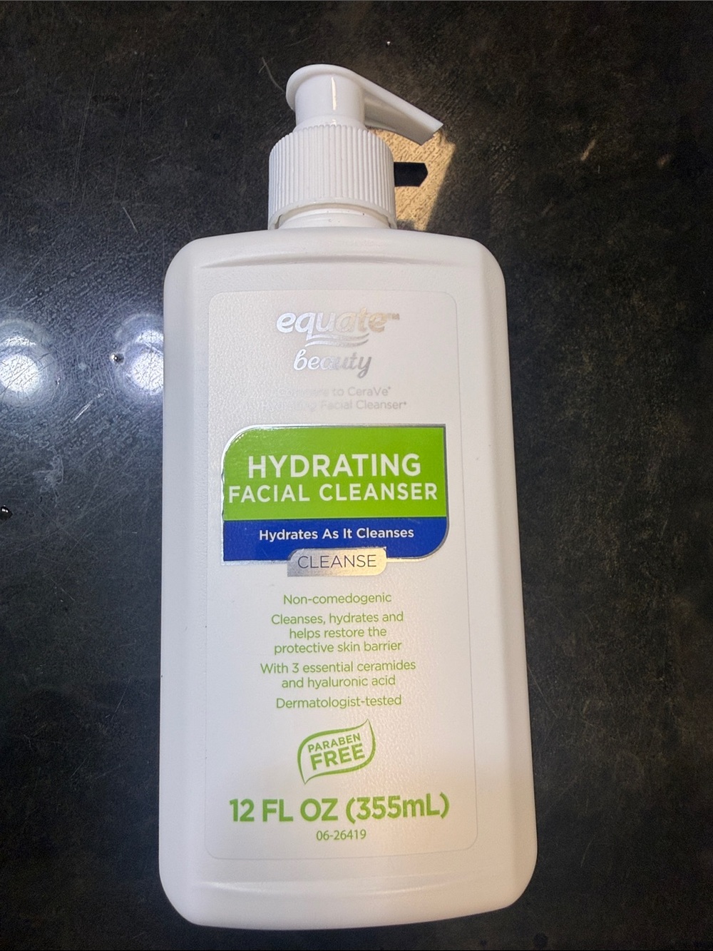 Equate Beauty Hydrating Facial Cleanser — White
